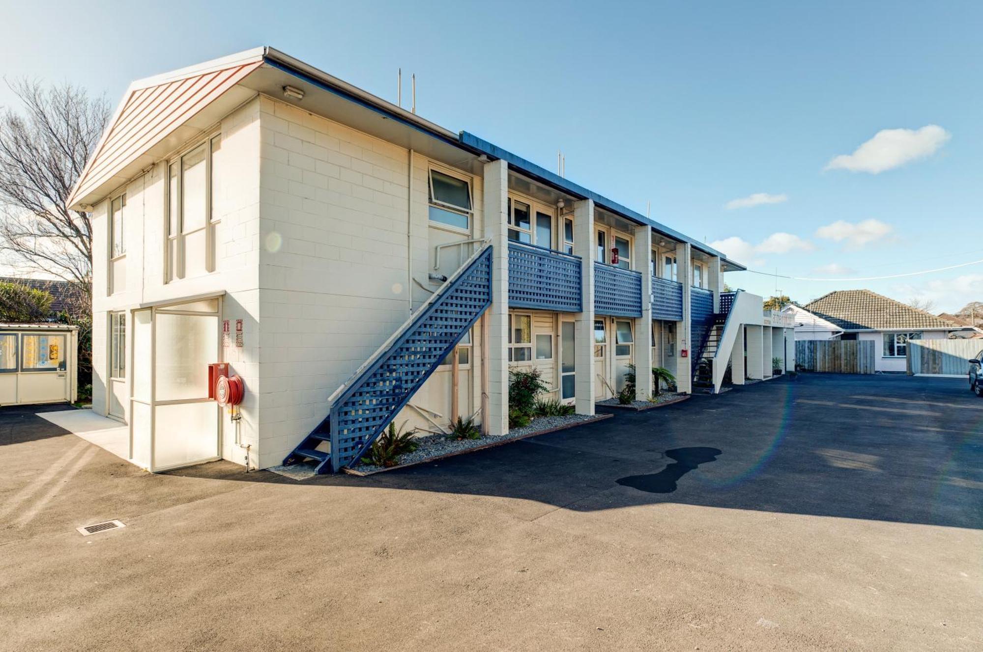 85 On Bealey Hostel Christchurch Exterior photo